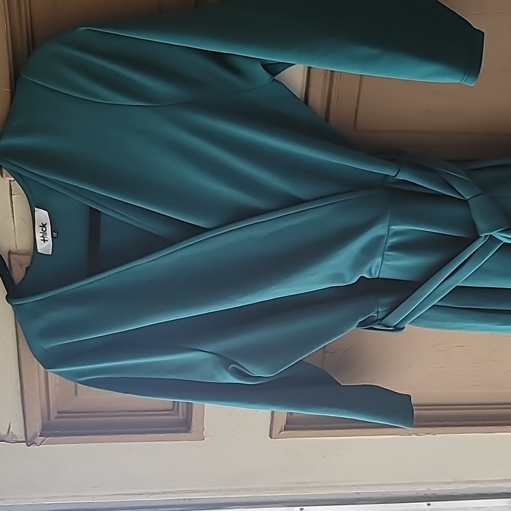 Elegant Teal Wrap Dress - Picture 4 of 6